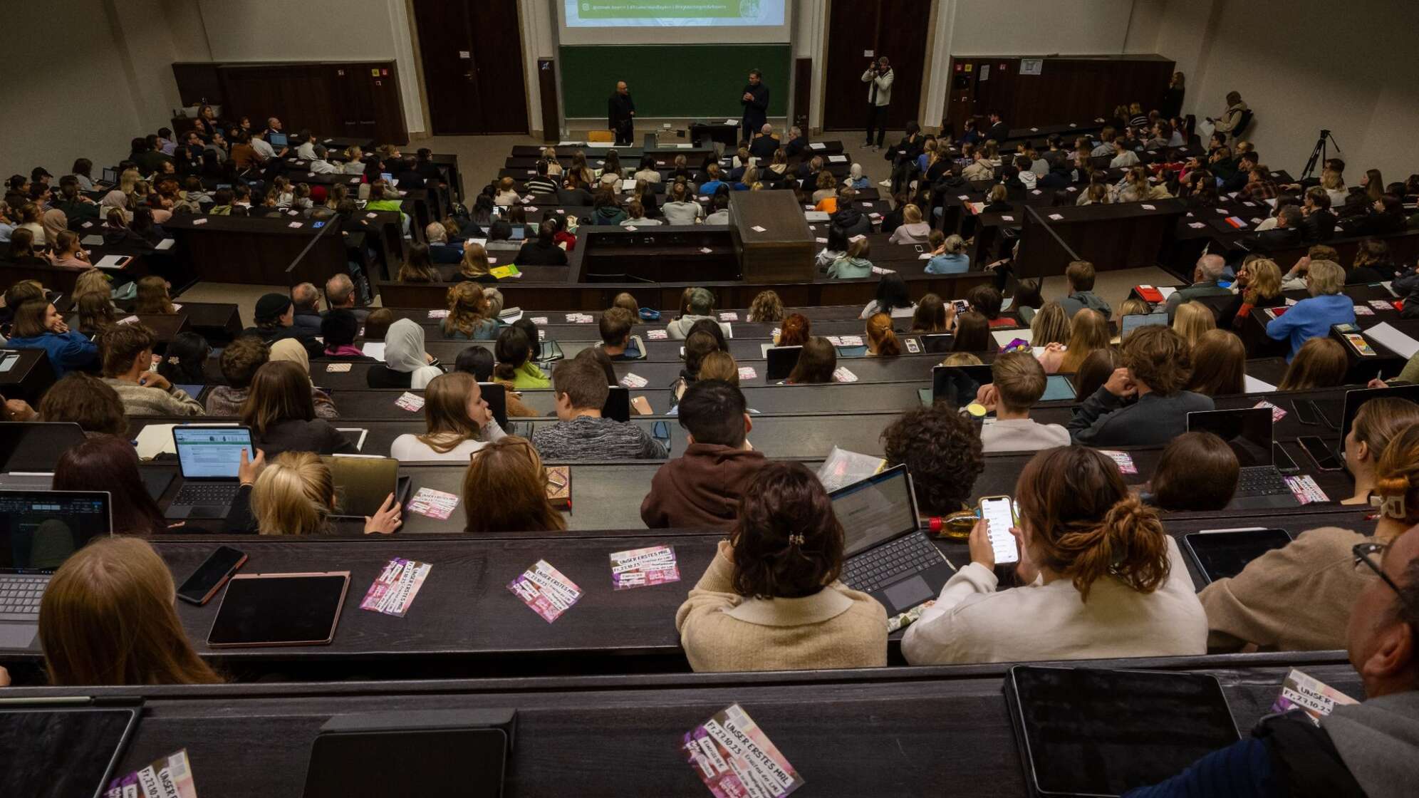 Studierende im Hörsaal