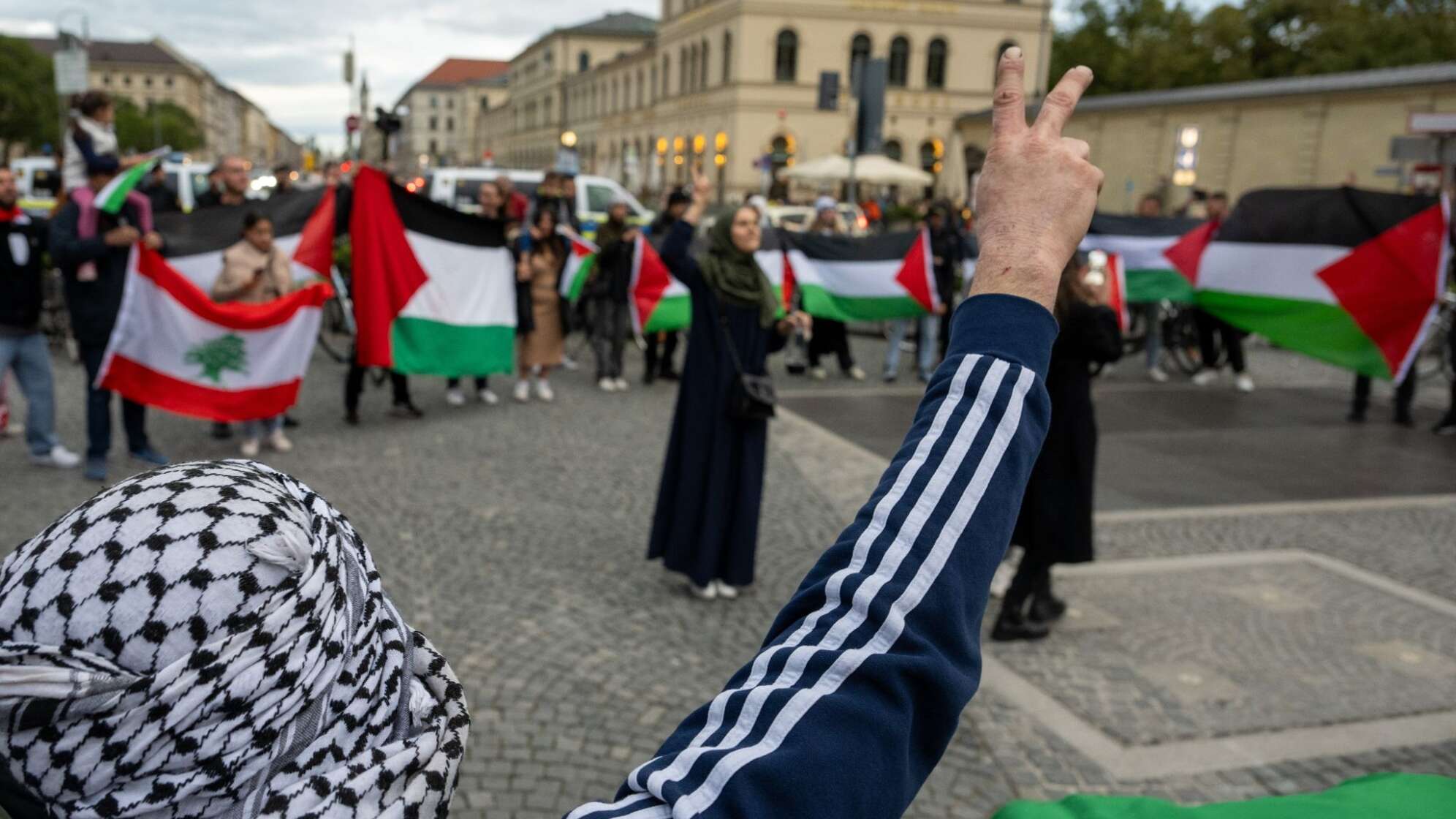 Demonstrant Wegen Billigung Des Hamas-Massakers Verurteilt