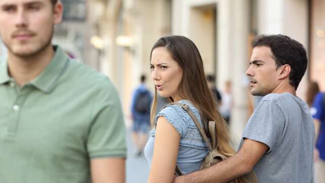 Wie viel Eifersucht ist in Beziehungen gesund und wann wird sie zum Problem?