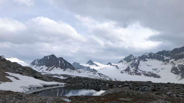 Deutscher Alpinist stirbt bei 200-Meter-Sturz in Tirol