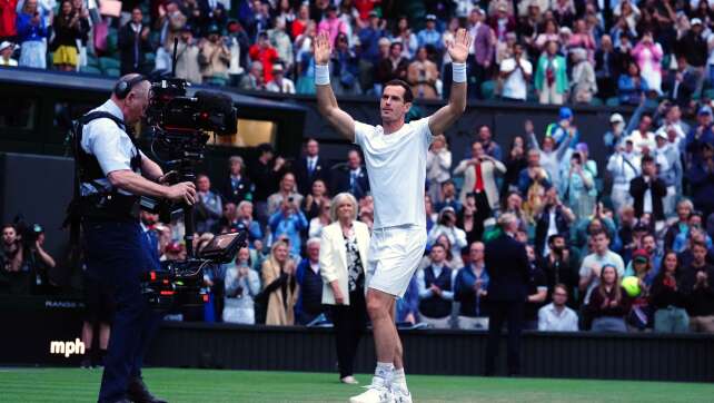 Zu Tränen gerührt - Murray verabschiedet sich von Wimbledon