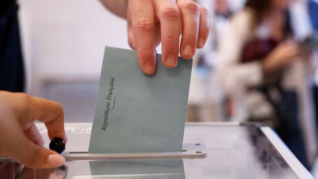 Französische Parlamentswahl: Zweite Runde startet in Übersee