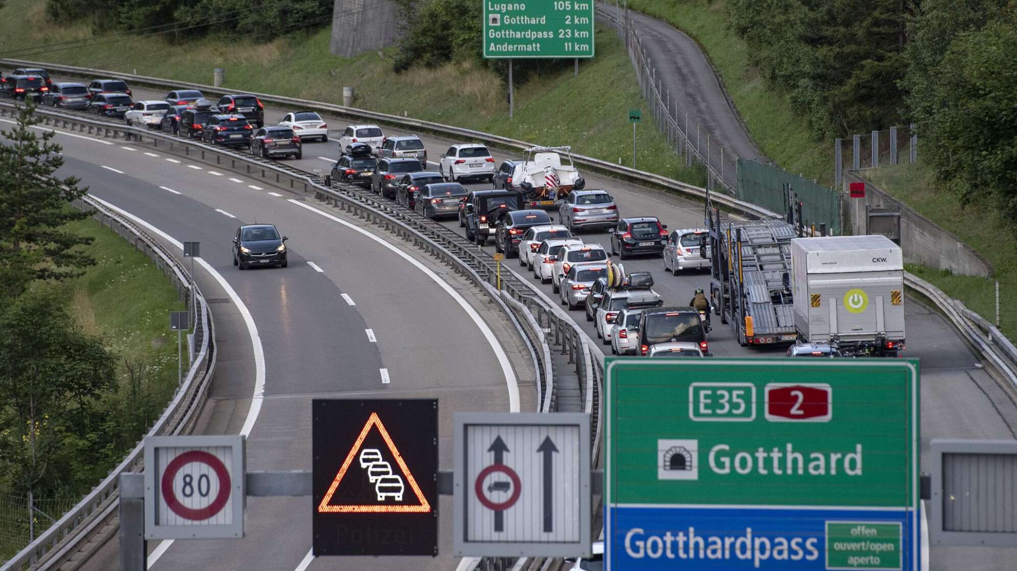 Stau am Gotthardtunnel in der Schweiz