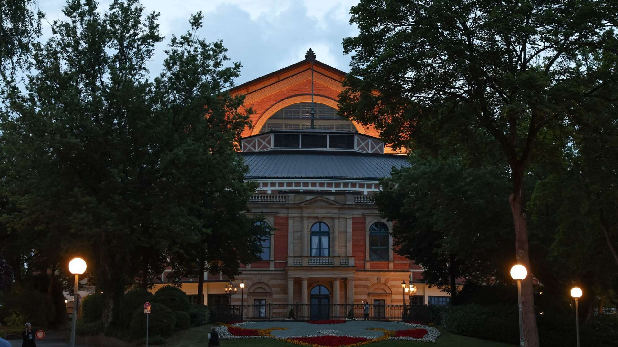 Vor dem Start der Bayreuther Festspiele - Open-Air im Park