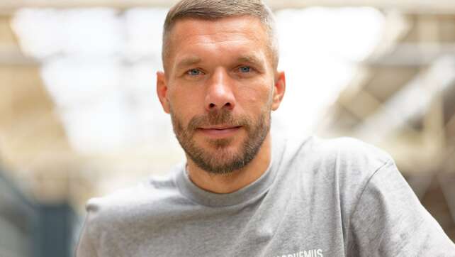 Fußballstar Lukas Podolski bringt Kette Mangal-Döner nach Augsburg