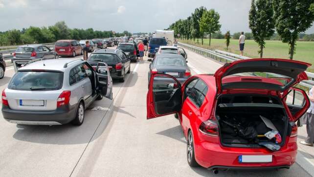 Darf ich bei Stau aus dem Auto aussteigen?