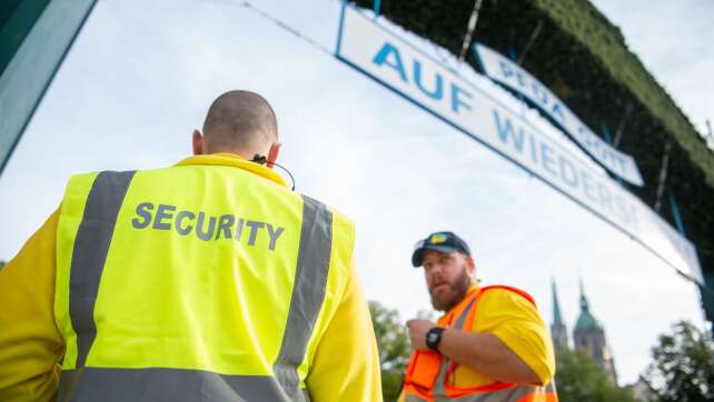 App soll mehr Sicherheit im Wiesn-Zelt bringen