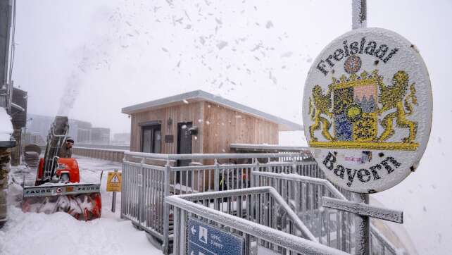 Mehrere Zentimeter Schnee in den bayerischen Alpen