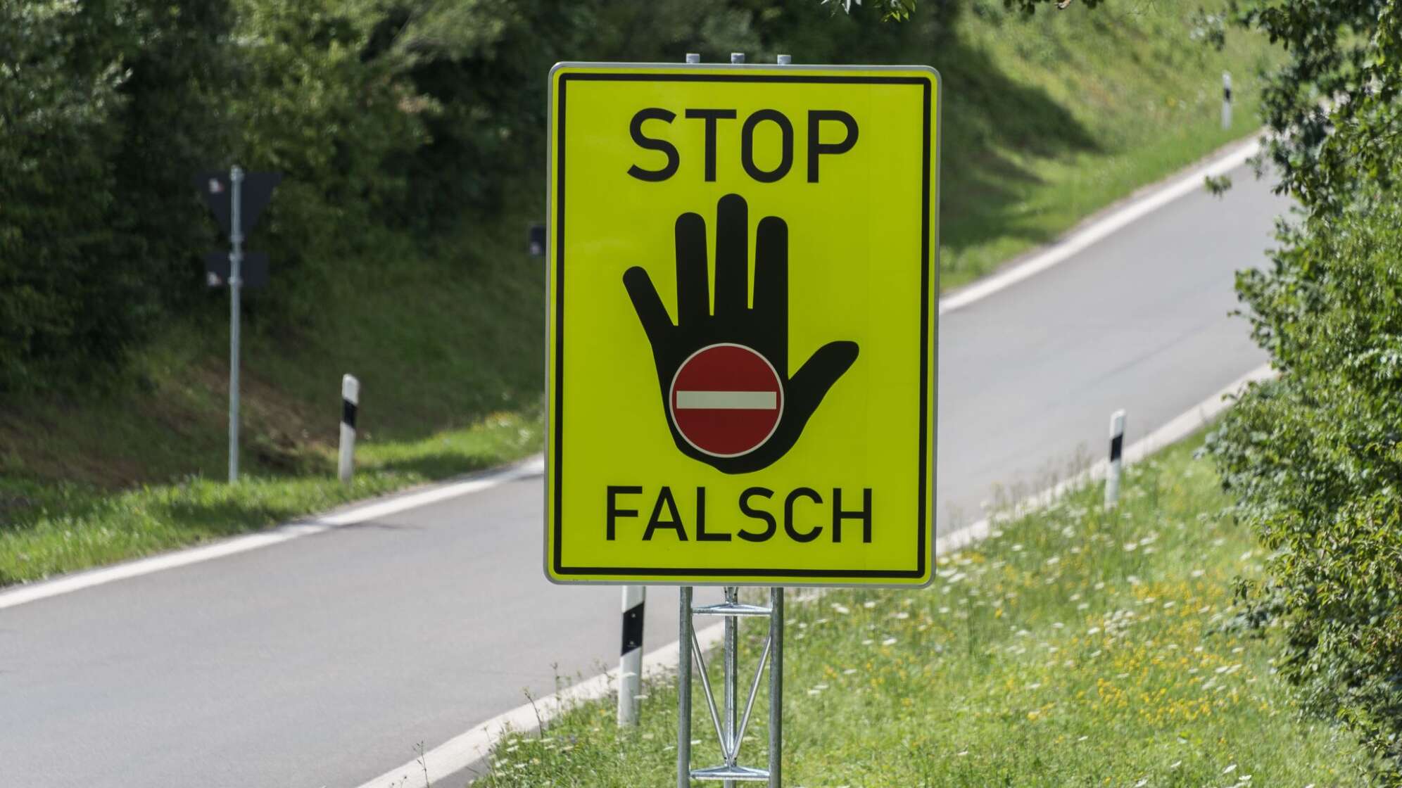 Warntafeln gegen Geisterfahrer