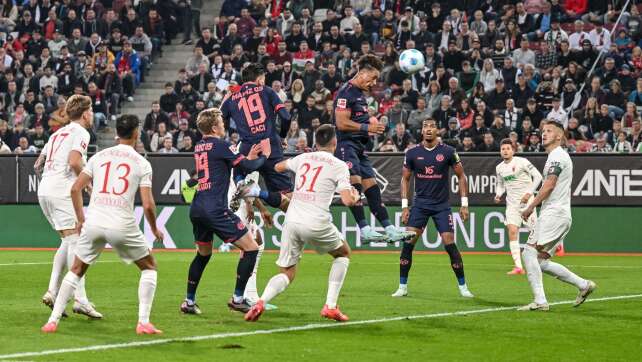 Trotz langer Unterzahl: Mainz gewinnt beim FC Augsburg