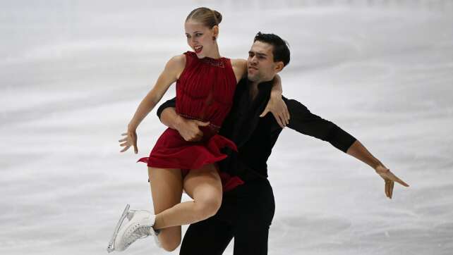 Eis-Paar Hase/Wolodin gewinnt Nebelhorn Trophy