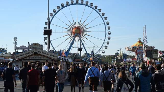 Oktoberfest startet bei sonnigem Wetter