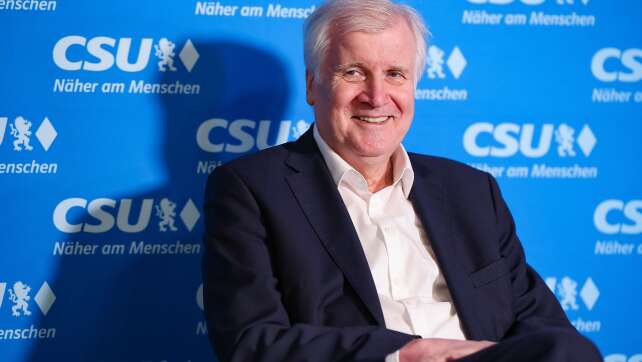 Seehofer legt Merkel beim Thema Migration Selbstkritik nahe