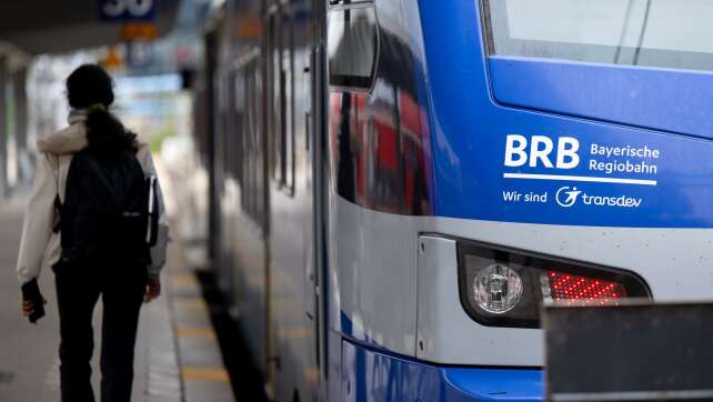 Oberleitungsschaden stoppt Züge in München