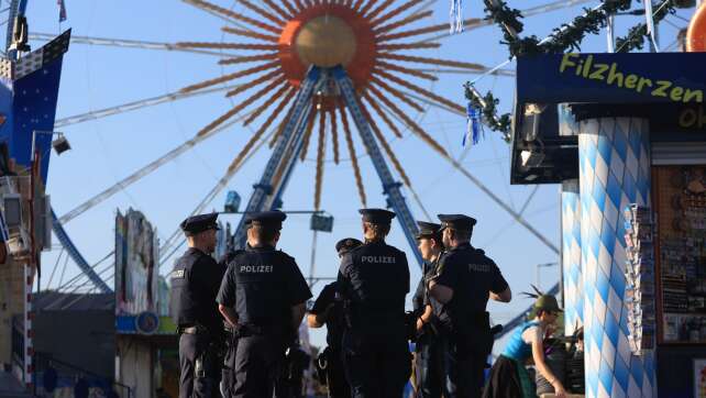 Entspannte Stimmung trotz schärferer Kontrollen auf Wiesn