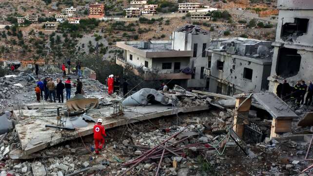 Zehntausende fliehen aus dem Libanon nach Syrien