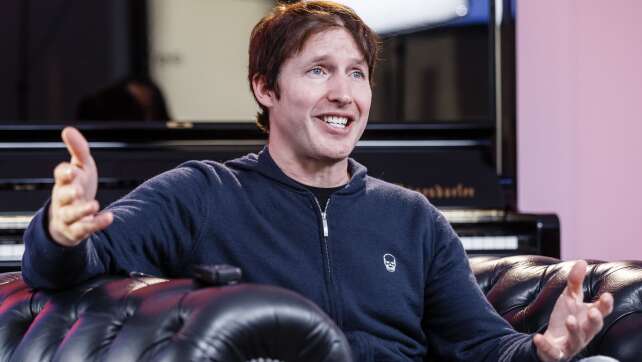 Heißt James Blunt bald Blunty McBluntface?