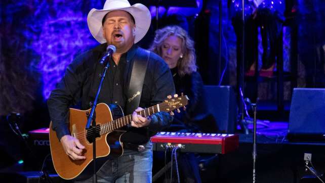 Country-Star Garth Brooks wegen Sexualverbrechen verklagt