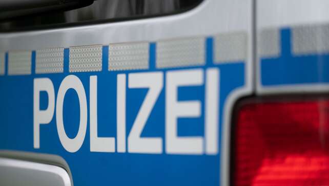 Mann bedroht Polizisten mit Küchenmesser