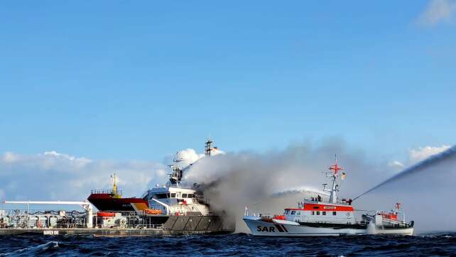 Großeinsatz bei brennendem Öltanker auf Ostsee