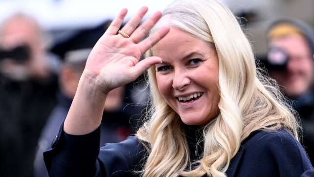 Mette-Marit wird wieder wegen Lungenkrankheit behandelt