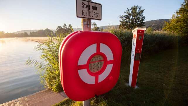 Tödlicher Badeunfall in Baggersee in Oberbayern