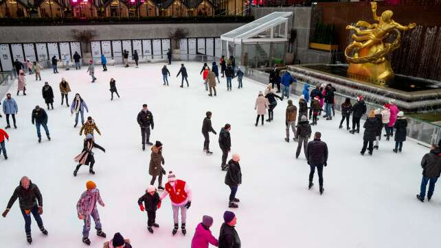 Eislaufbahn am New Yorker Rockefeller Center eröffnet