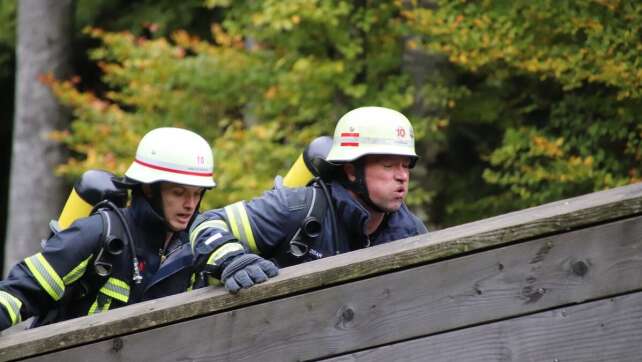 Spektakulärer Feuerwehr-Schanzenlauf in Oberstdorf: Kampf gegen Zeit und Höhe