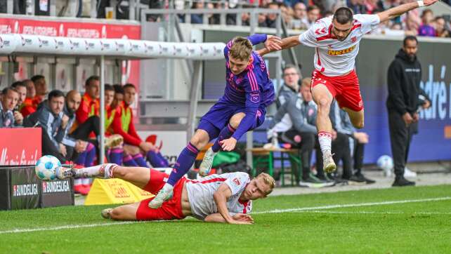 Spitzenreiter Düsseldorf gewinnt bei Schlusslicht Regensburg