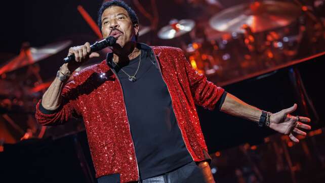 Lionel Richie gibt 2025 fünf Konzerte in Deutschland