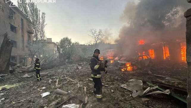 Selenskyj: Russland wirft mehr als 1.100 Gleitbomben ab