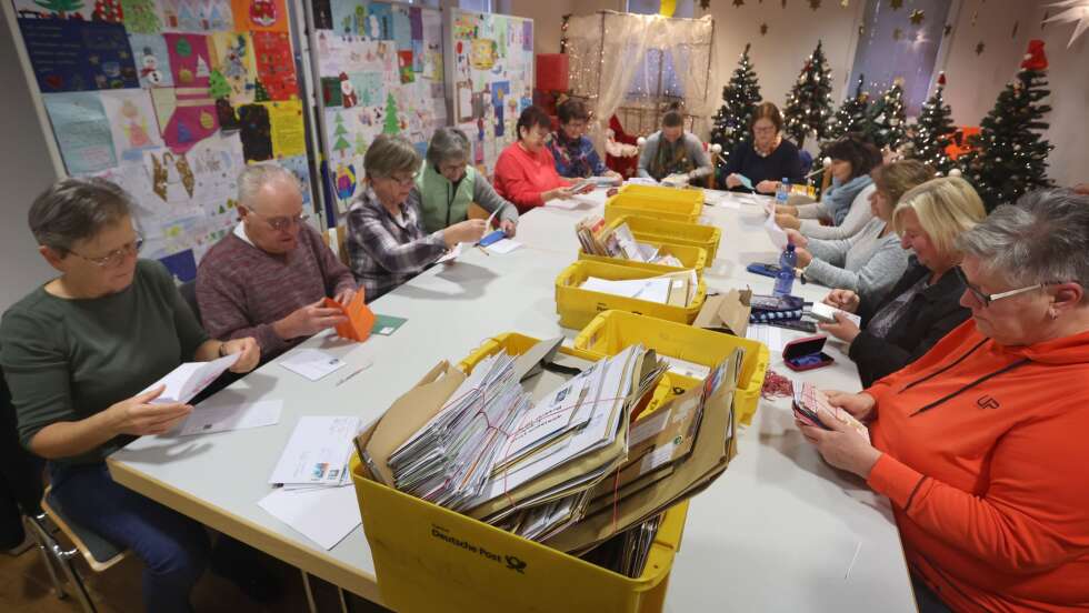 Weihnachtspostamt in Bayern sucht Helfer: So könnt ihr das Christkind unterstützen!