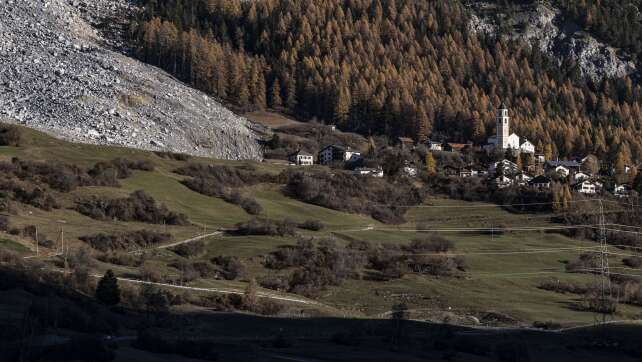 Brienz geräumt - Schuttstrom bedroht Schweizer Dorf