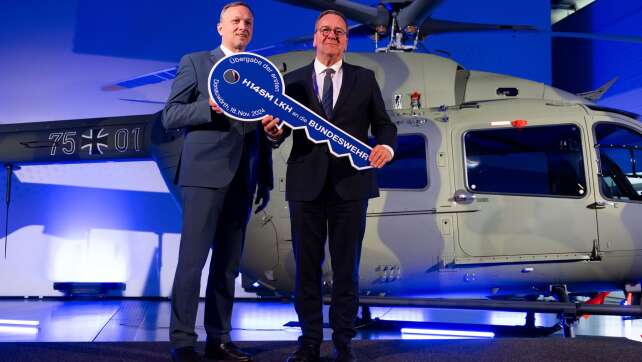 Neuer Kampfhubschrauber nach elf Monaten ausgeliefert