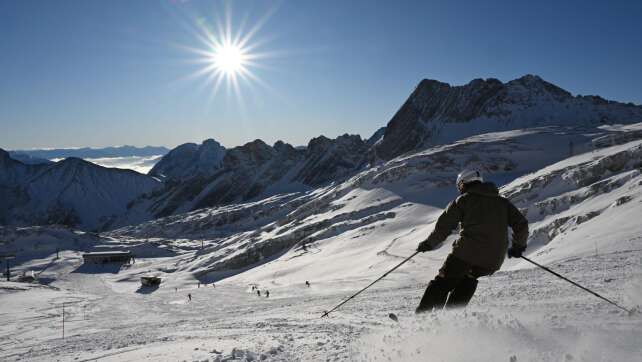 Saisonstart auf der Zugspitze bei Sonnenschein